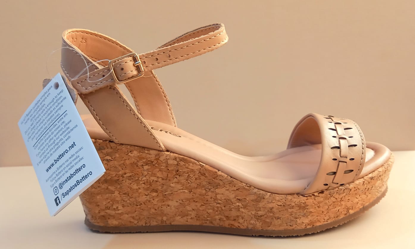 Sandália Anabela com Solado de Cortiça
