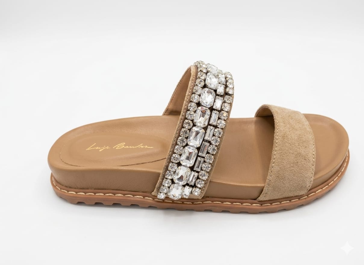 Rasteira Feminina Nude com Pedrarias – Conforto e Brilho Sofisticado 