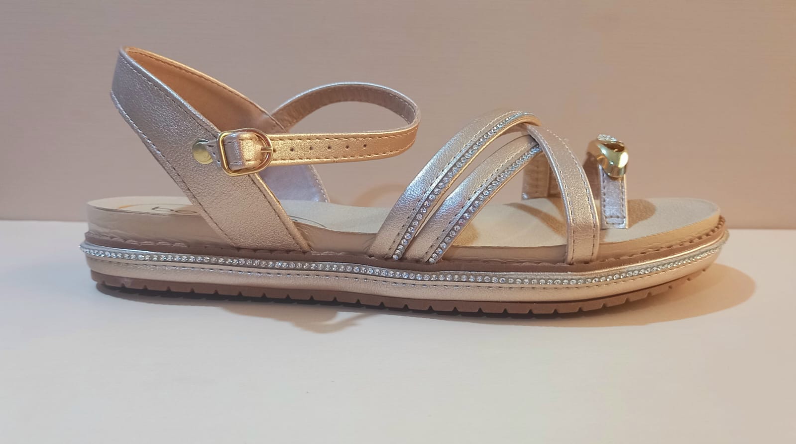 Sandália Beira Rio com Detalhe  Frontal