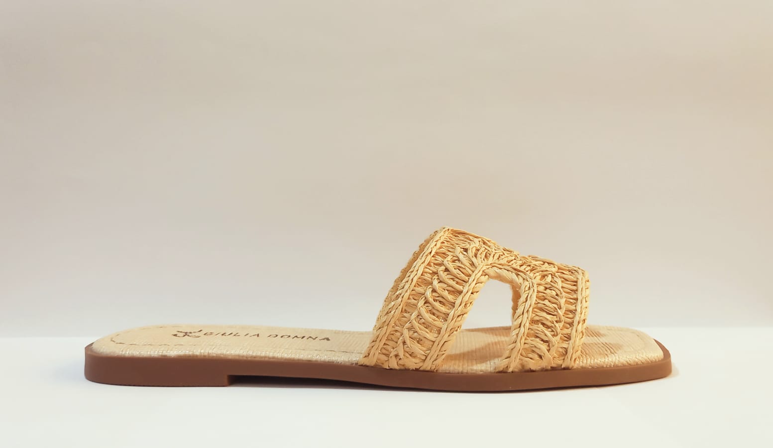 Rasteira Feminina Natural – Estilo Leve e Sofisticado