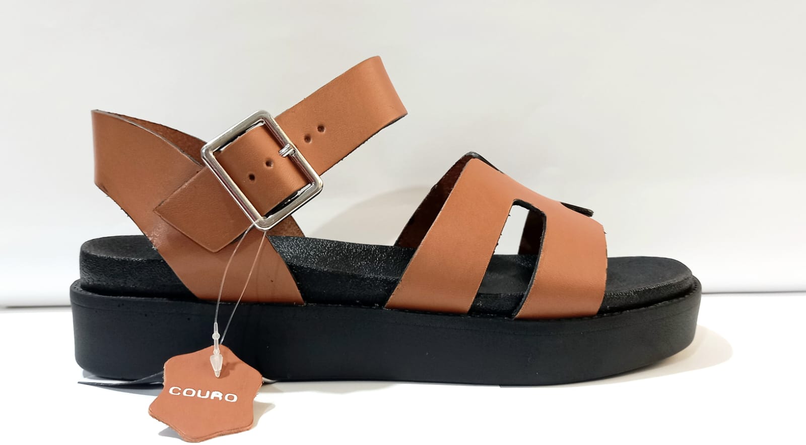 andália Feminina em Couro Caramelo – Conforto e Estilo Casual